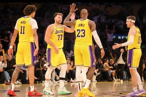 Nine Games Official-转折点！深圳男篮完成体检；荷甲关键时刻攻防权衡；悬念犹存；控场能力受关注(又一悍将加盟山东男篮)