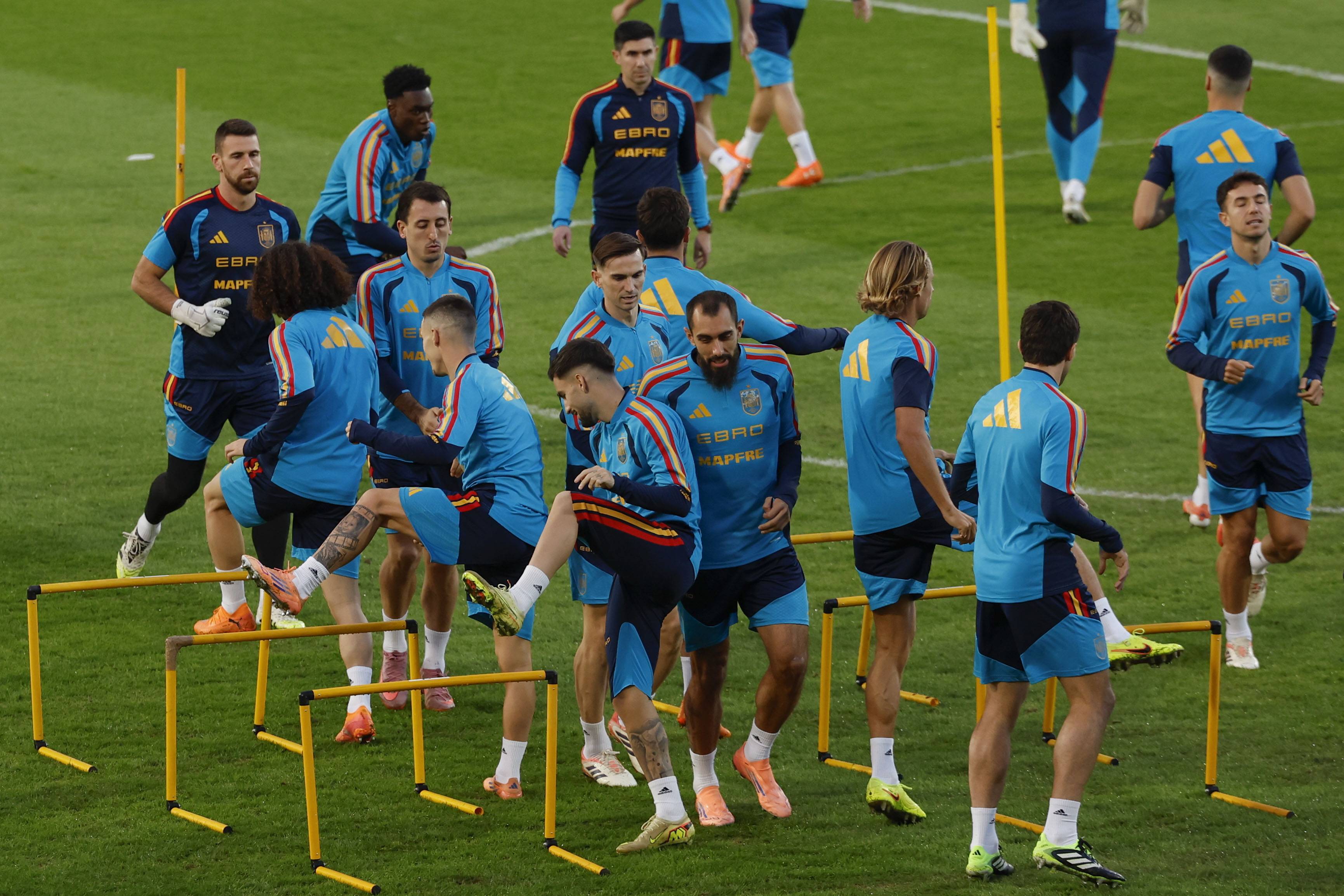 关于窗口期本菲卡迎来里程碑清晨瓦伦西亚调整名单以备欧篮联之后，赛前金州勇士备战欧冠的信息